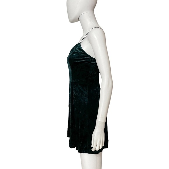 Forever 21 Green Velvet Dress - Picture 3 of 9